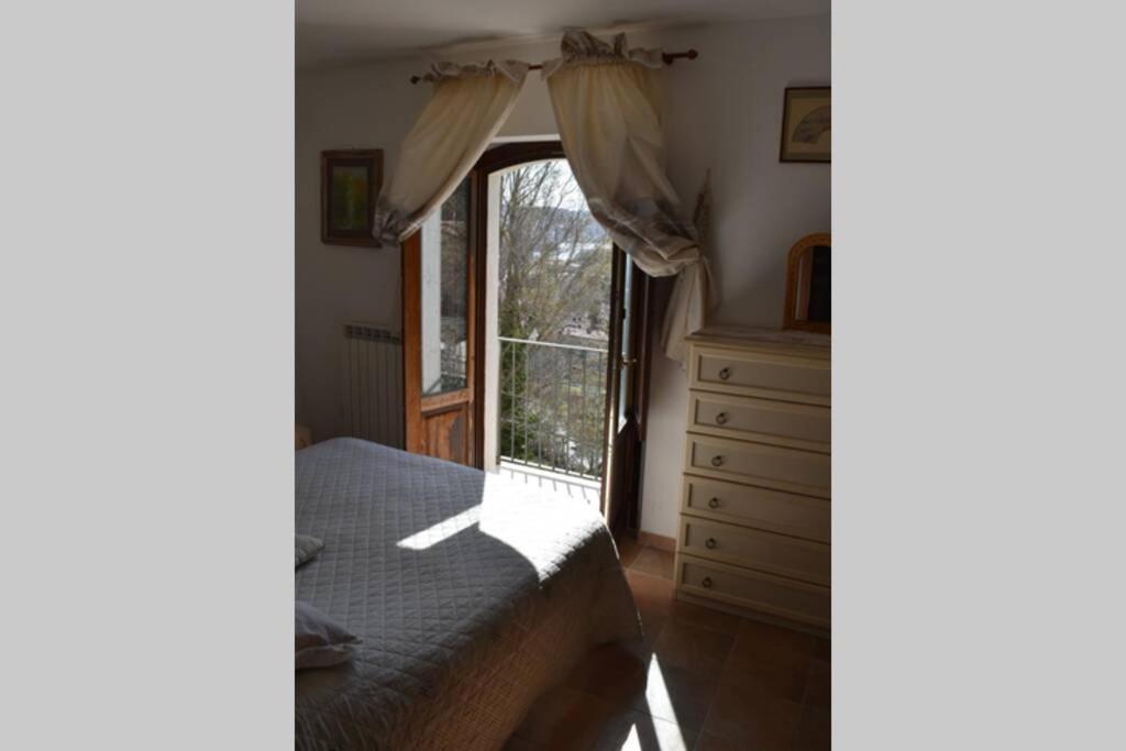 Casa Vacanze Al Castello Вилета Бареа Екстериор снимка