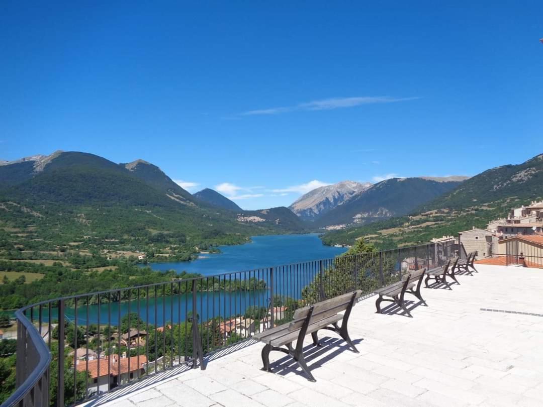 Casa Vacanze Al Castello Вилета Бареа Екстериор снимка