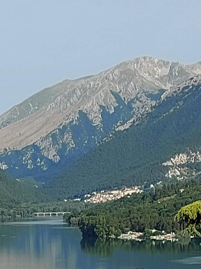 Casa Vacanze Al Castello Вилета Бареа Екстериор снимка