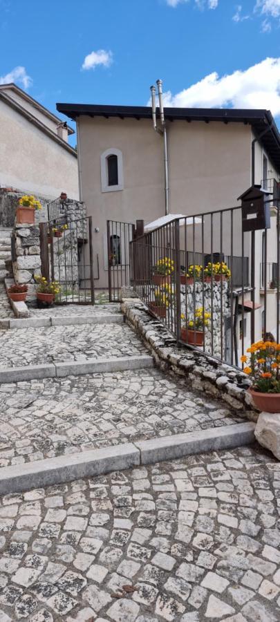 Casa Vacanze Al Castello Вилета Бареа Екстериор снимка